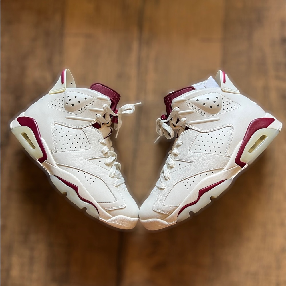 AIR JORDAN VI
MAROON